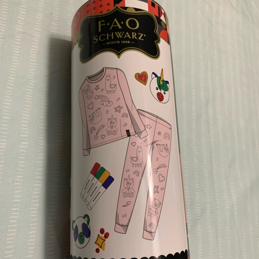 F.A.O. Schwartz Kids Color Me PJ Set. FAO Stuffed Animals. Size 6
